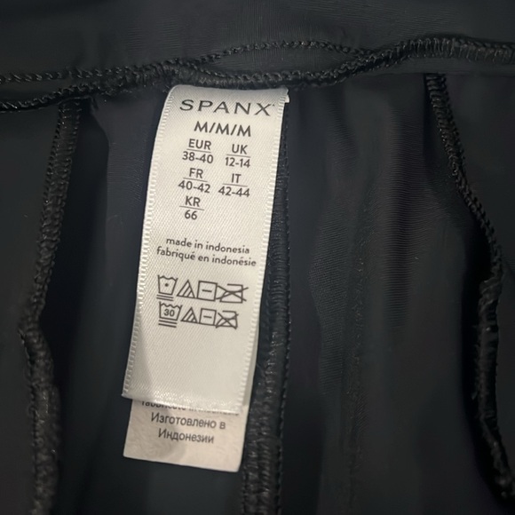 SPANX Sunshine Shorts, 6" - Picture 5 of 5